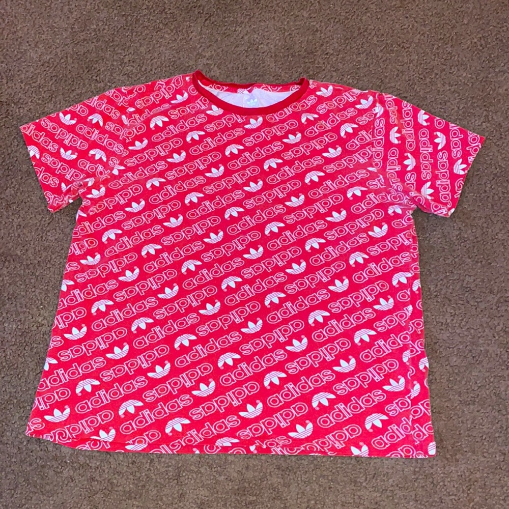 Adidas t-shirt. Boys XL.